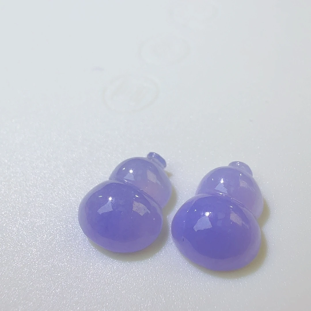 翡翠裸石一对紫葫芦