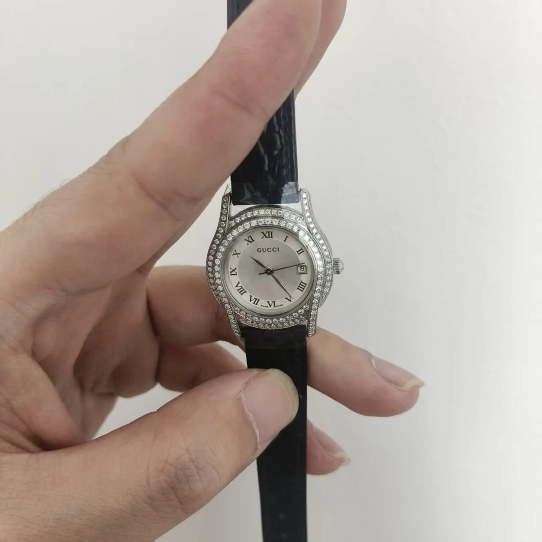 95新 GUCCI/古驰 石英表后镶钻盘27带14/256101061