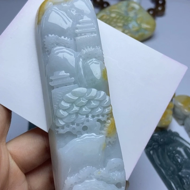 翡翠颈饰未镶嵌翡翠