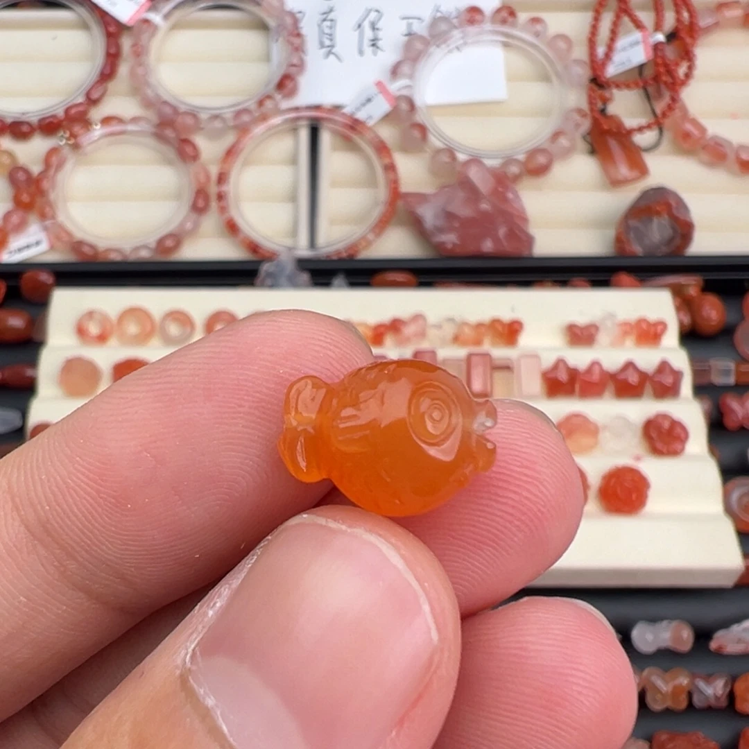 南红玛瑙未镶嵌川料嘟嘟鱼1