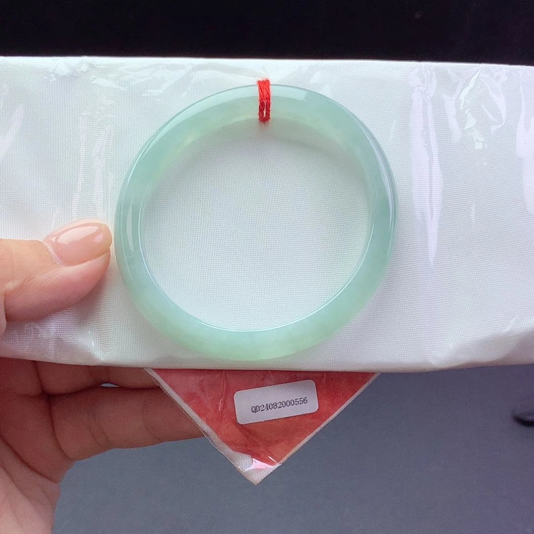 【闪购商品】翡翠手镯未镶嵌贵妃a 1
