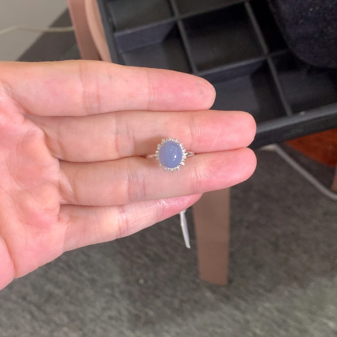 18K金镶嵌戒指翡翠翡翠