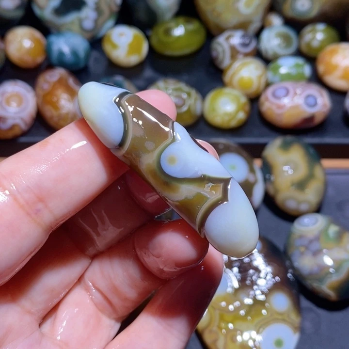 未镶嵌玛瑙/玉髓珠宝半成品90