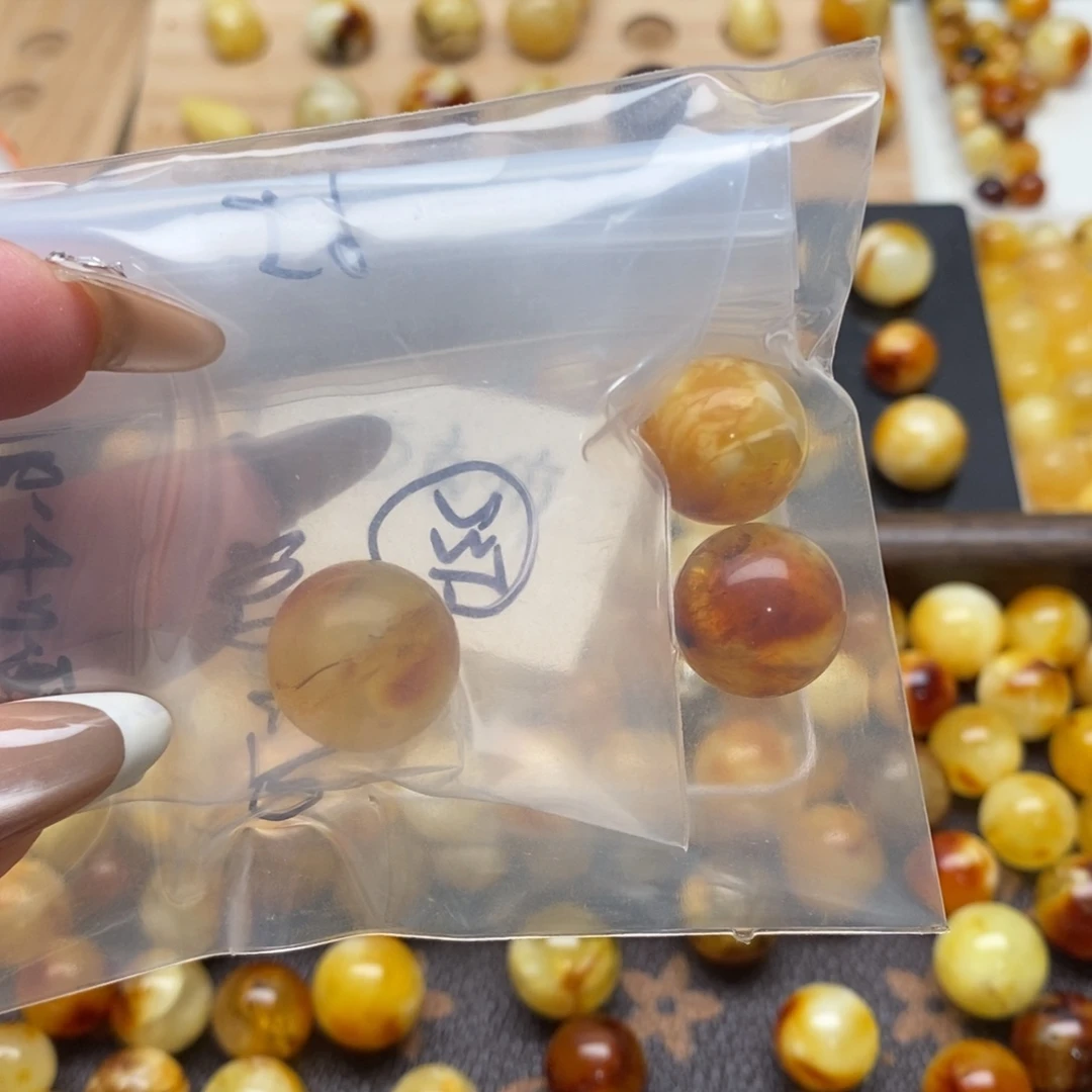 原***刚琥珀未镶嵌珠宝奇石蜜蜡