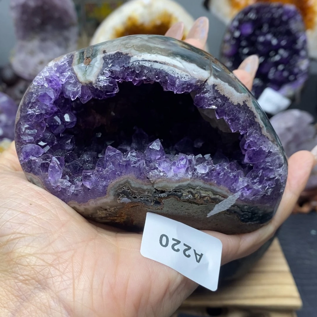 未镶嵌水晶大型摆件（非配饰）