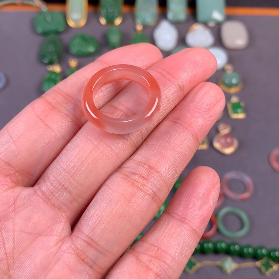 南红玛瑙未镶嵌颈饰上****声