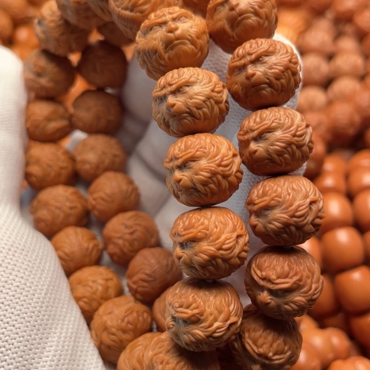 猴头核桃吊坠阿*斗战胜佛