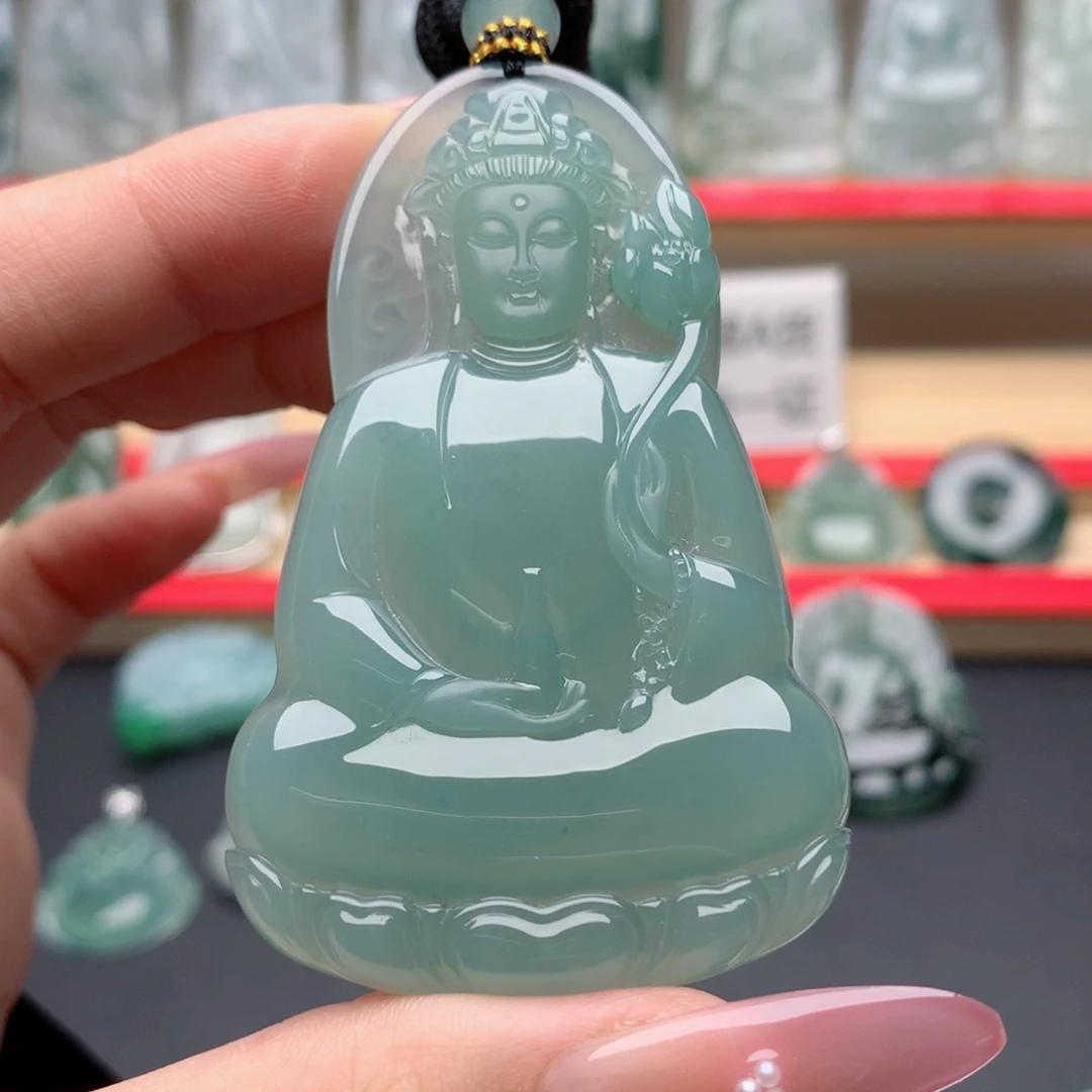 程***生颈饰未镶嵌翡翠素衣观音