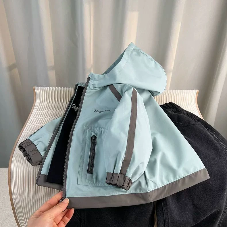 男童外套春装2025新款儿童洋气连帽风衣男宝宝春秋韩版时髦冲锋衣