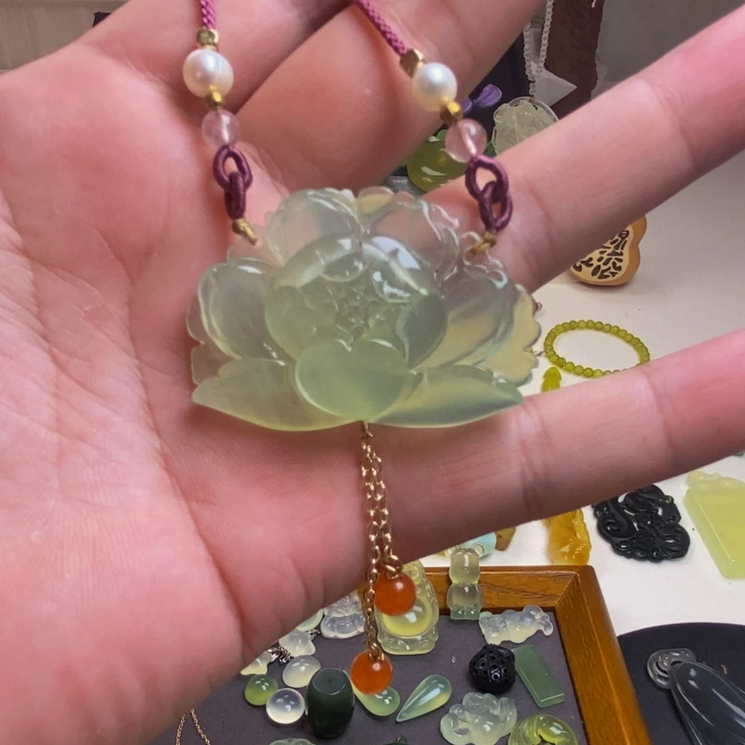 合金蛇纹石玉颈饰