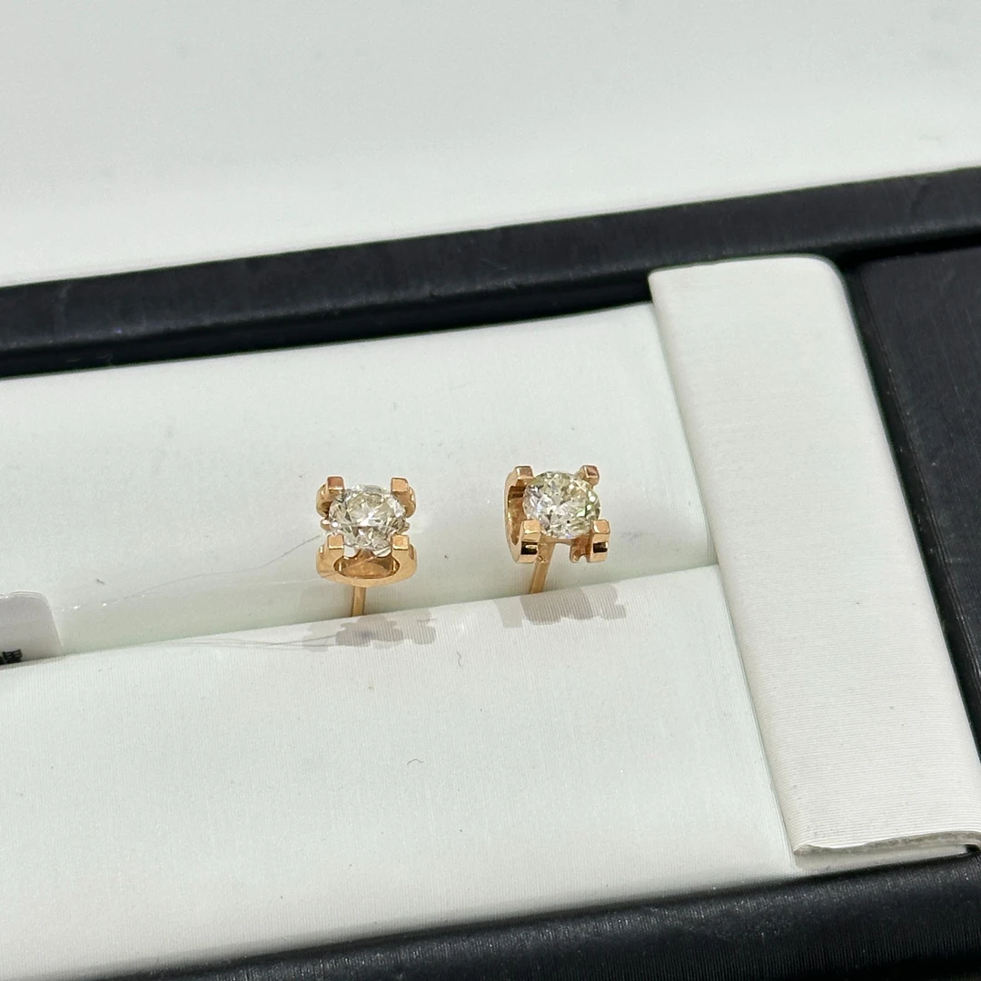 18k金钻石牛头耳钉简约精致百搭南非钻