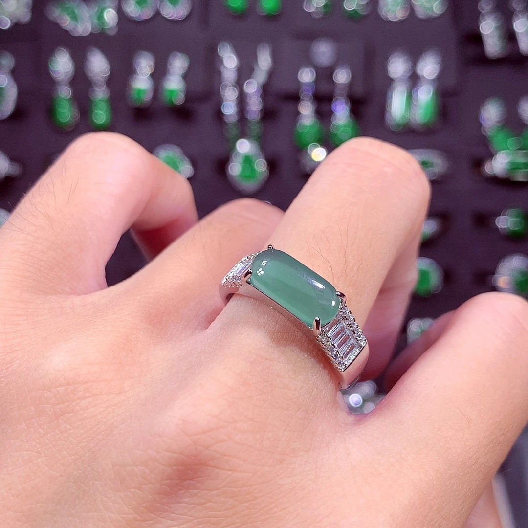 颈饰未镶嵌翡翠天然