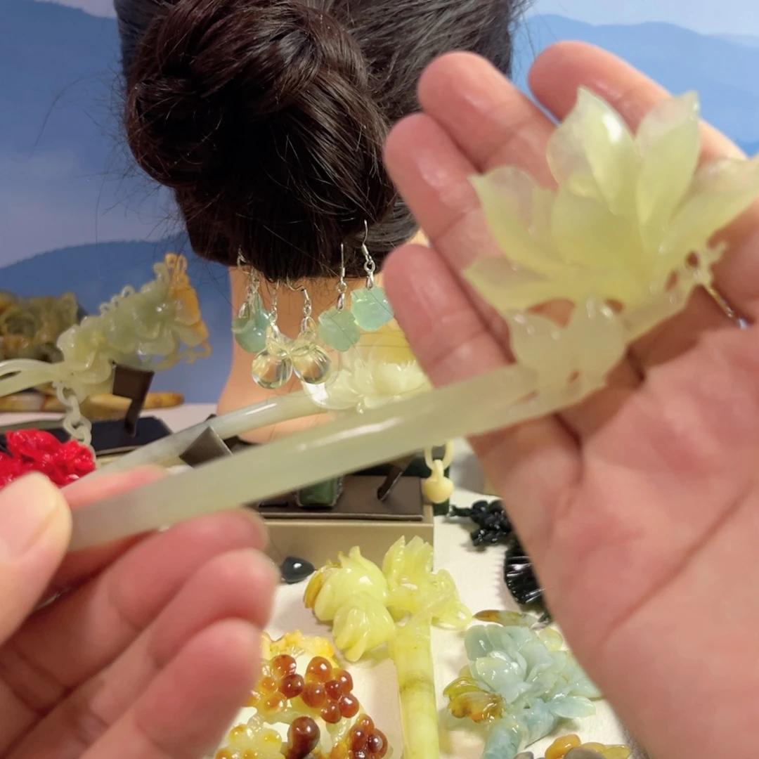爱***然合金蛇纹石玉发饰