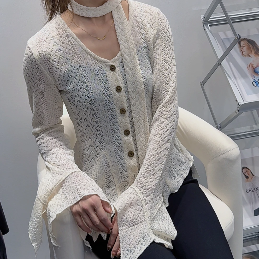 秋季镂空喇叭袖长袖针织毛针织衫蕾丝温柔毛衣气质百搭时尚
