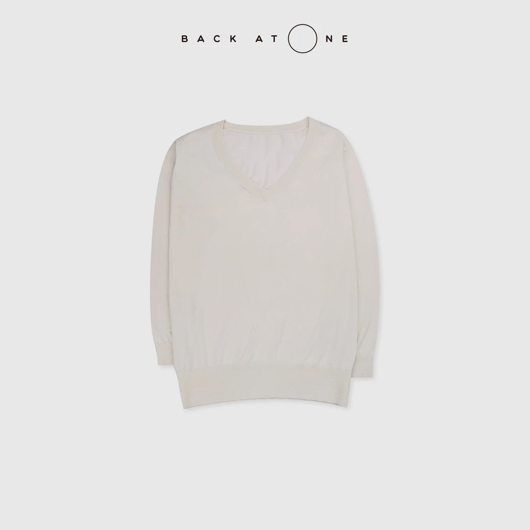 BACKATONE“纯甄”精纺丝白色深V针织衫 BFF-1AB441H-K