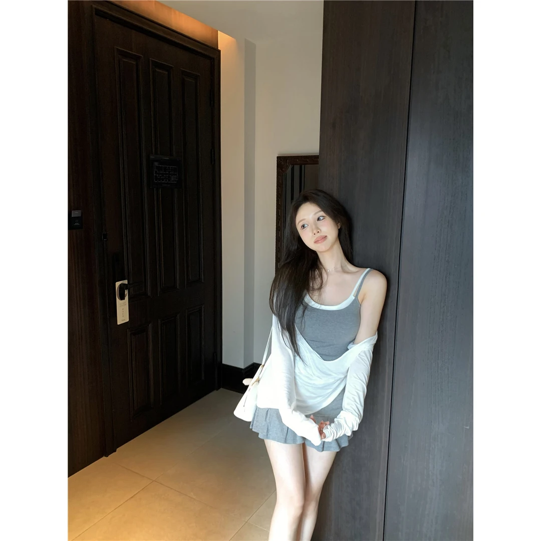 时尚百搭薄款防晒T恤罩衫套装女假两件含胸垫吊带背心短裤三件套