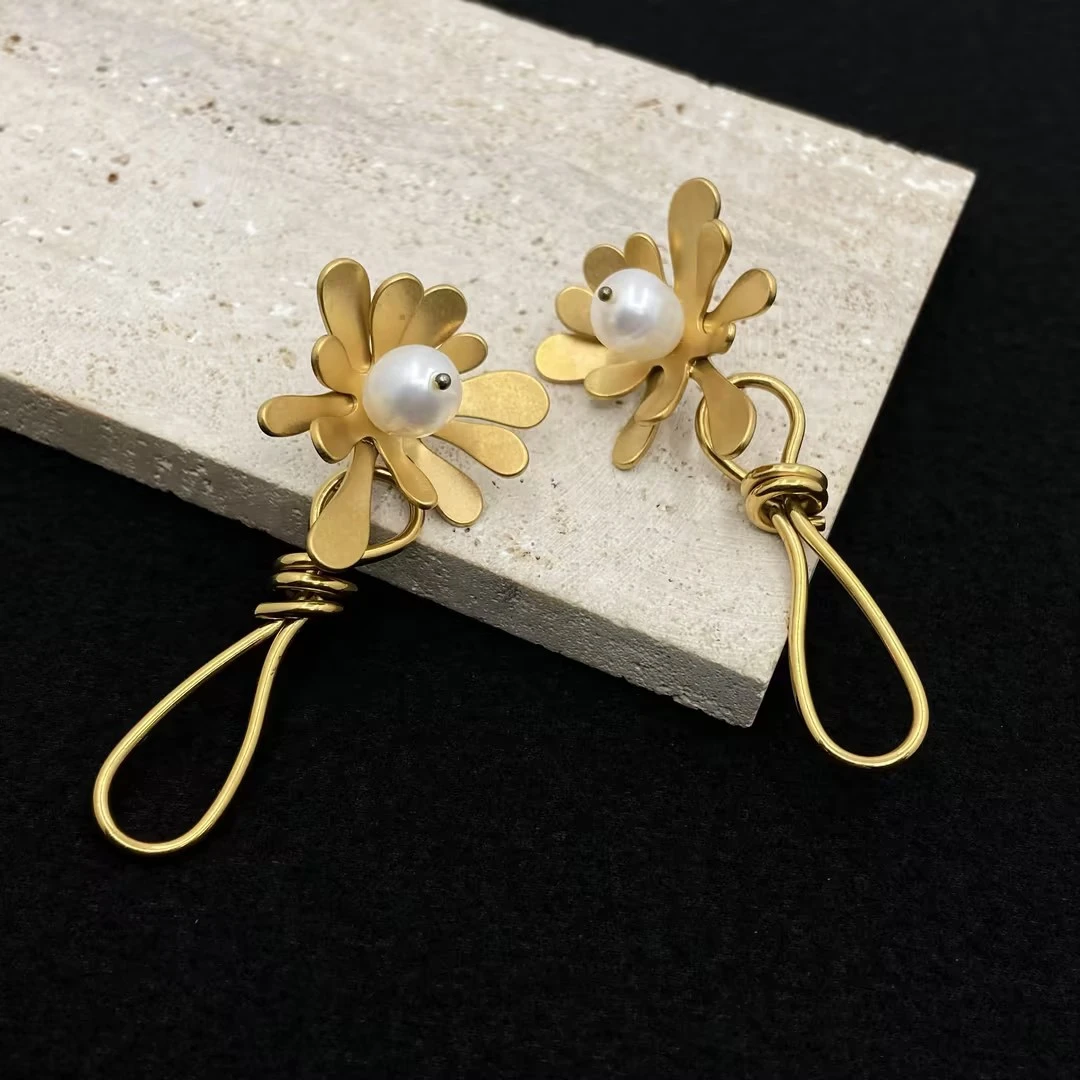 合金仿珍珠耳饰 【Liz璇子】花朵流苏耳针H48416无鉴赏期