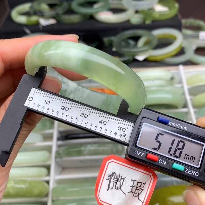 蛇纹石玉未镶嵌手镯574