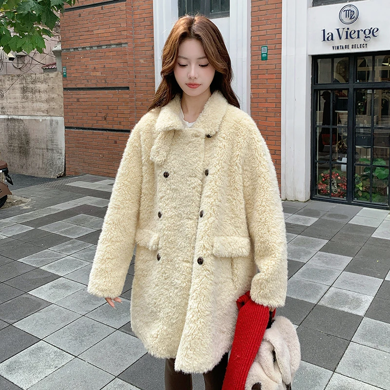 米黄色温柔风软糯羊羔毛外套女2025冬季减龄保暖中长款毛绒绒上衣