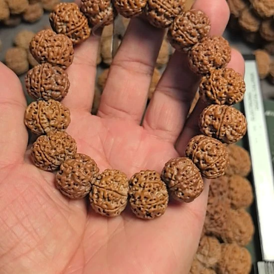 杜***金刚菩提手串六瓣大金刚手串，19左右