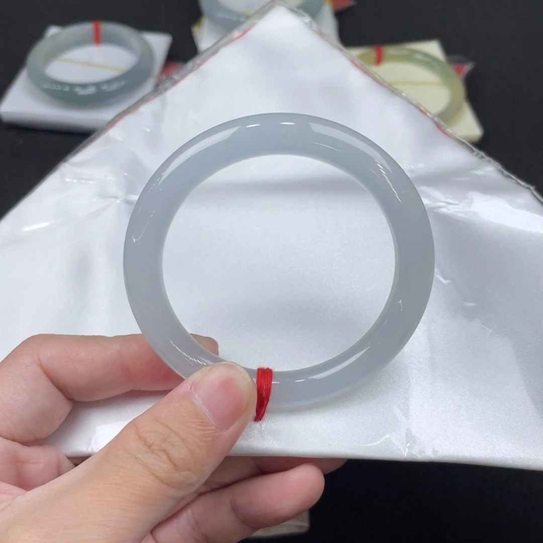 翡翠手镯未镶嵌53.6圆条