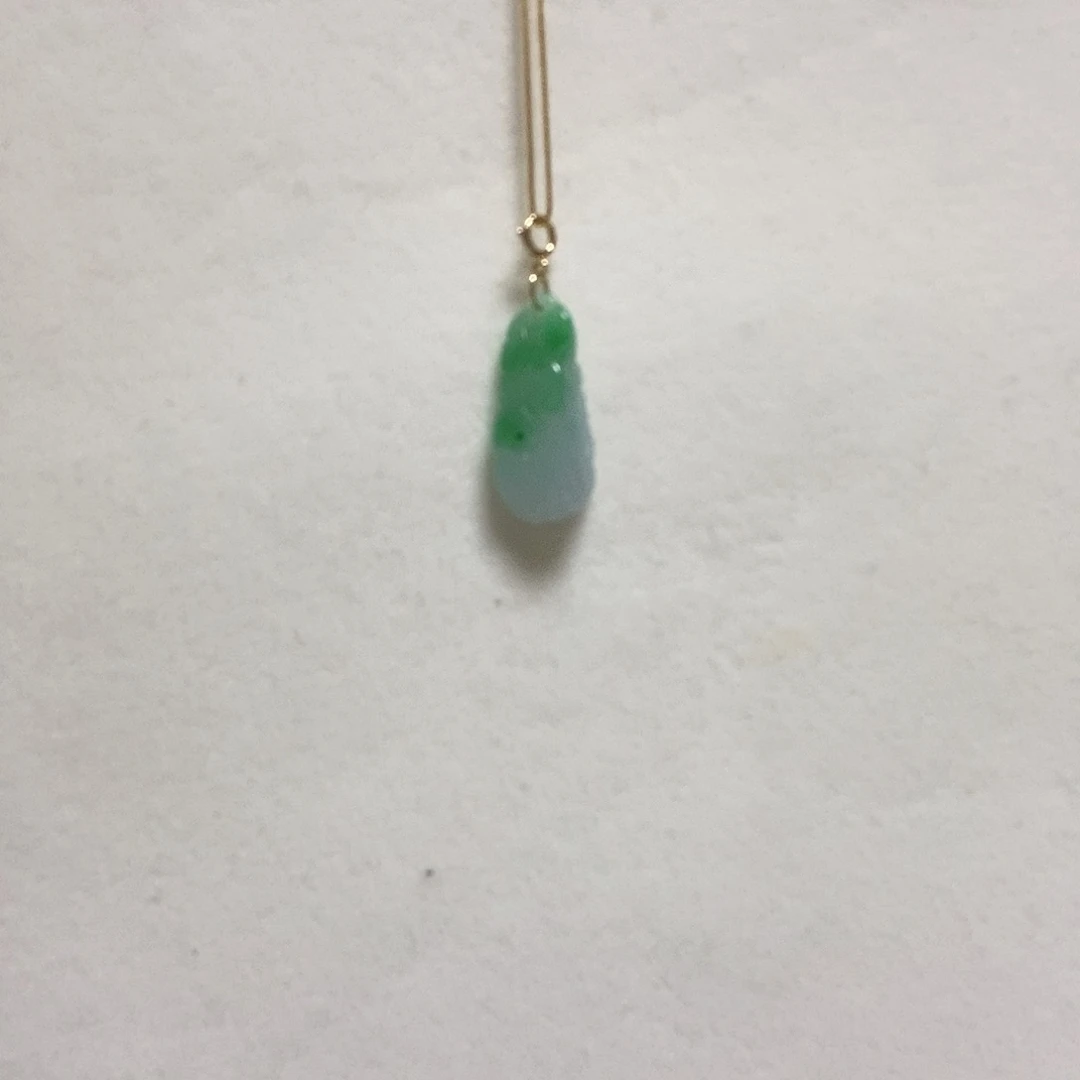 翡翠颈饰18K金镶嵌简单