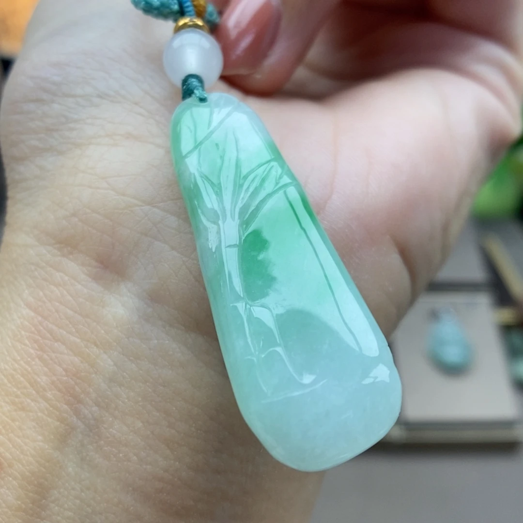 翡翠未镶嵌颈饰24