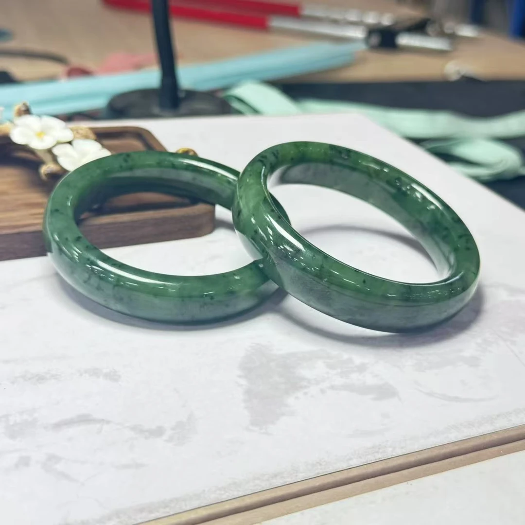 D043天然和田玉碧玉手镯 拍一发一多样性发其一