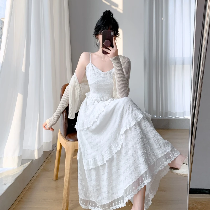 温柔风韩系白色吊带连衣裙女夏季2025新款蕾丝花边气质显瘦蛋糕裙