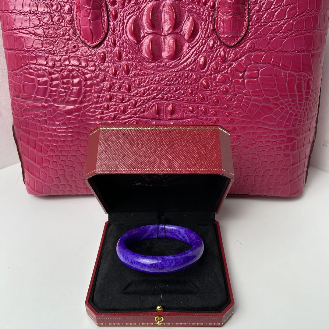 3664---端庄典雅贵气手镯（多样性发货）赠礼盒