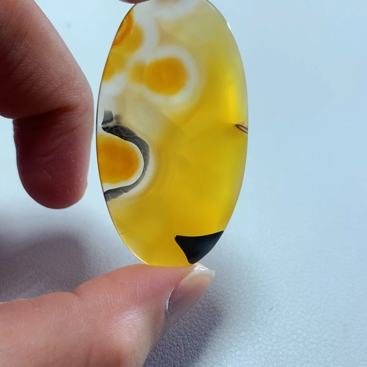 玛瑙/玉髓颈饰未镶嵌墨*