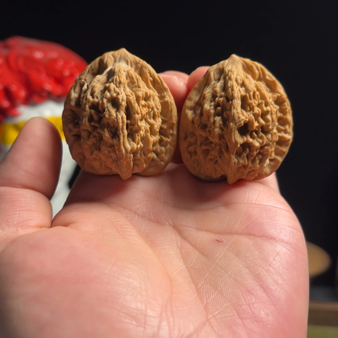 文玩核桃吊坠46虎头