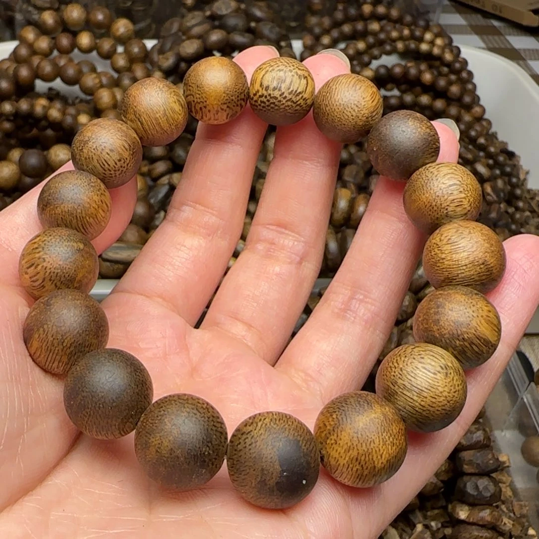 沉香手串G****l单圈1.3规格海南乌身老料13.1克