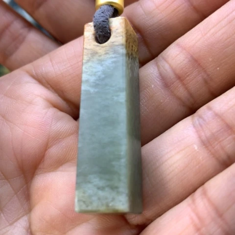 【闪购商品】未镶嵌岫岩河磨玉（透闪石质玉）挂件