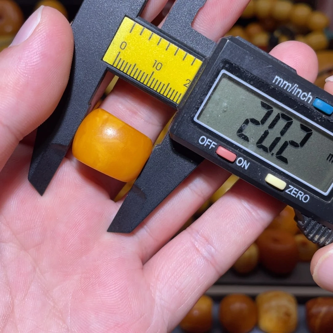 琥珀未镶嵌裸石三通