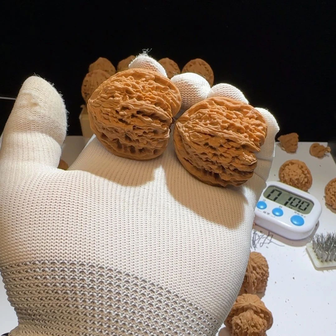 文玩核桃吊坠41-39-41，46克