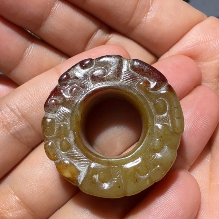 欧***。颈饰未镶嵌和田玉