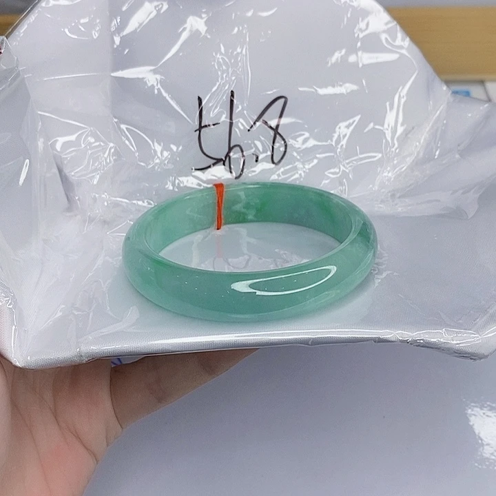 翡翠手镯未镶嵌一图一物实物为准