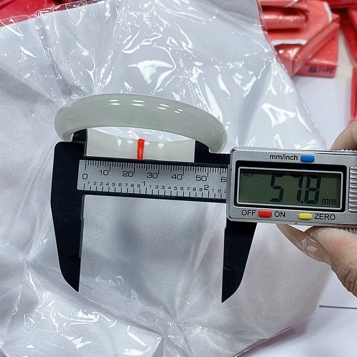 翡翠手镯未镶嵌67