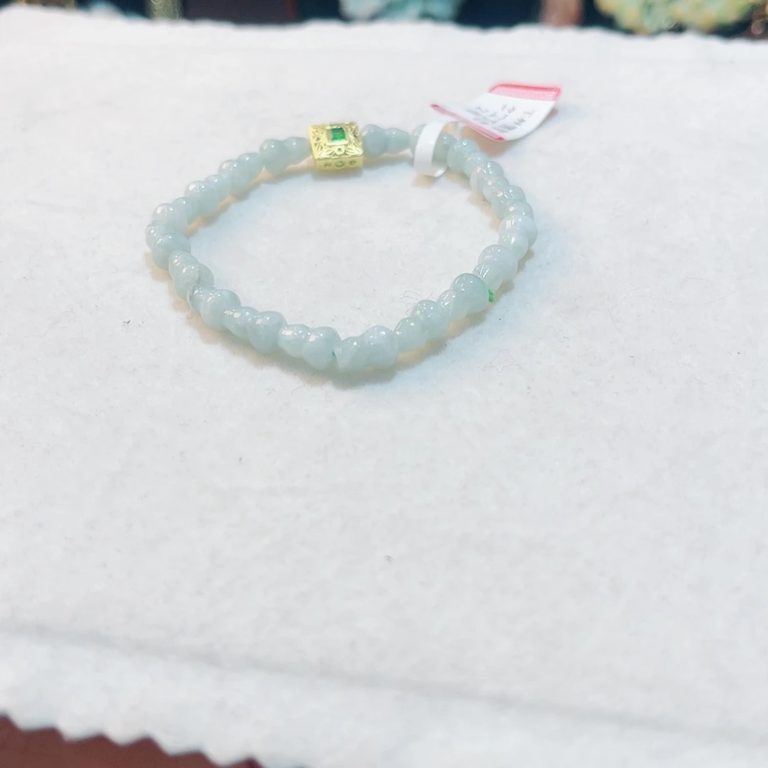 翡翠颈饰未镶嵌手串