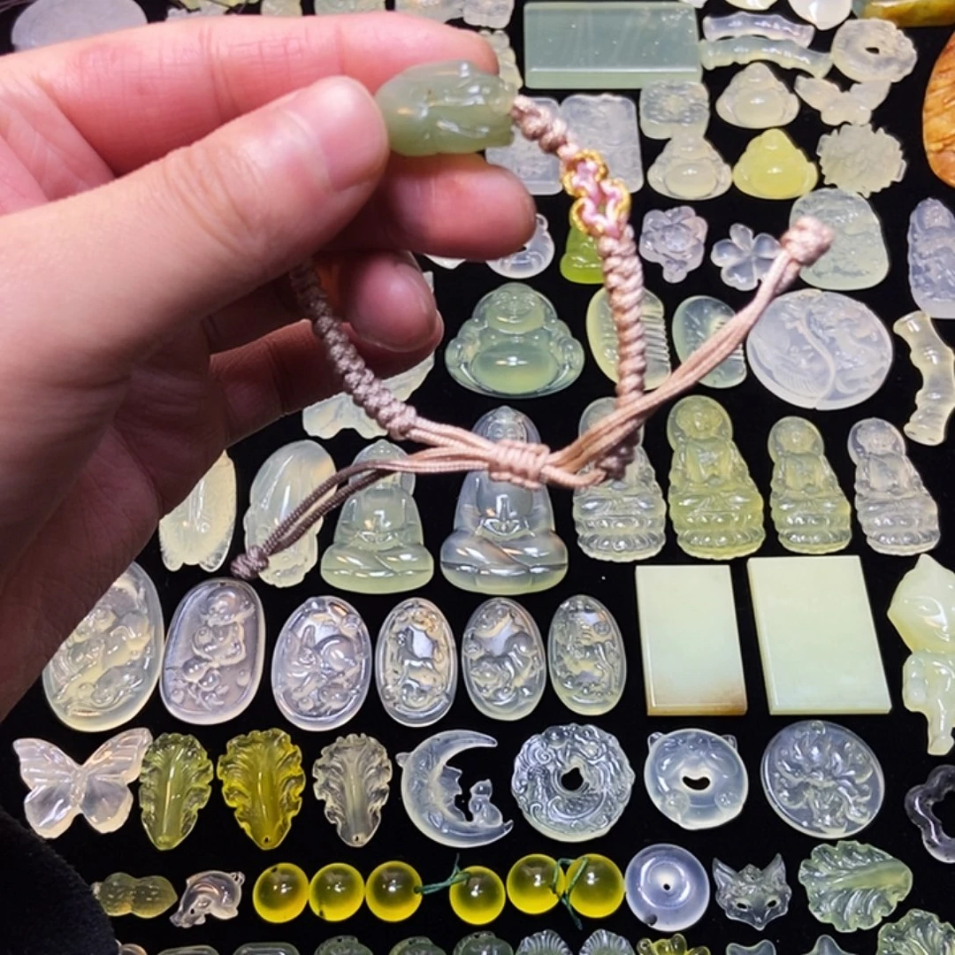 岫玉未镶嵌吊坠(赠链)