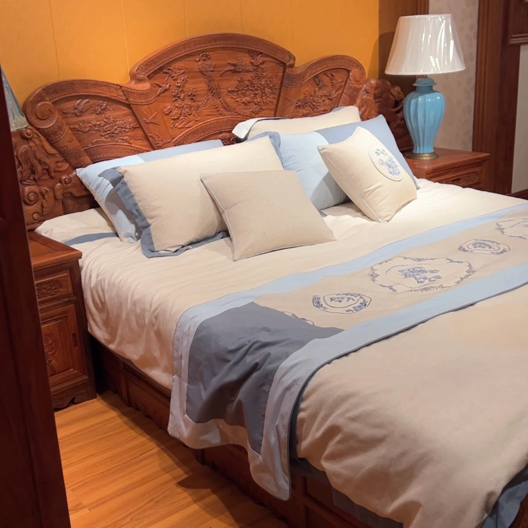 花梨木类床1*1吉祥大床