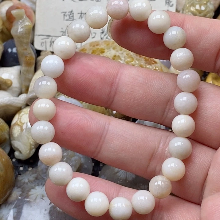 颈饰未镶嵌硅化珊瑚（珊瑚玉）