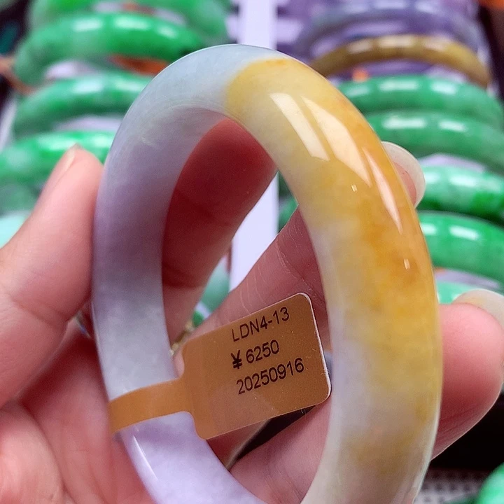 翡翠未镶嵌手镯翡翠