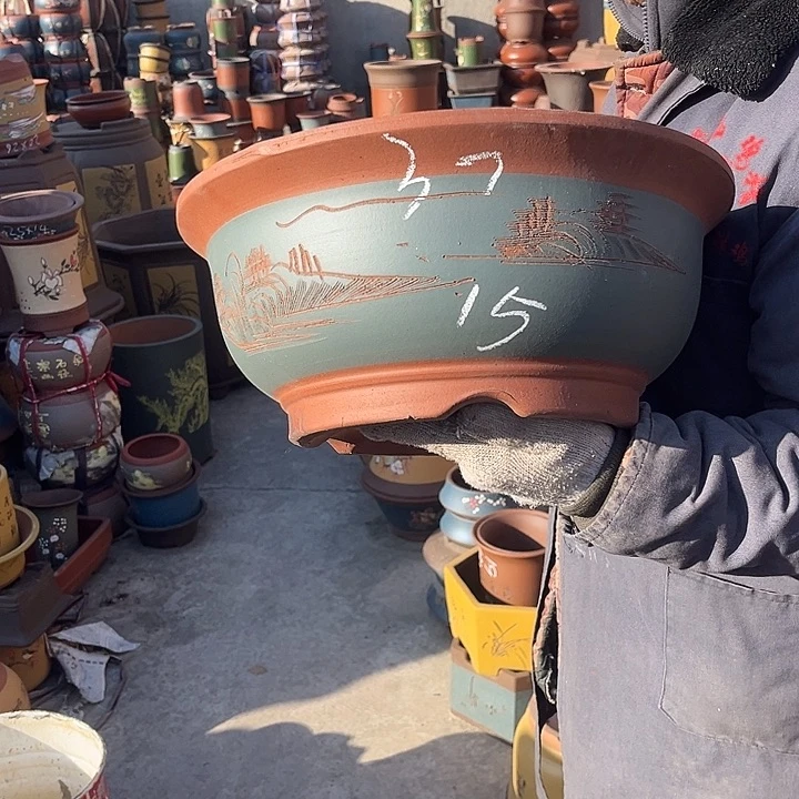 紫砂紫砂花盆和小