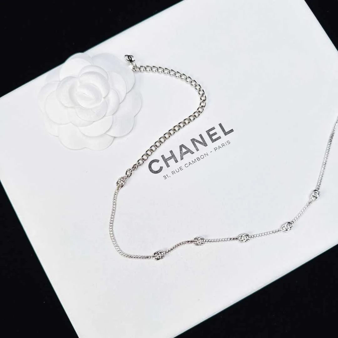 95新 Chanel/香奈儿 柚礼/香奈儿银色五花项链lz507737，lz509410