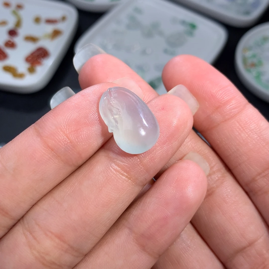 翡翠裸石未镶嵌胖钱袋