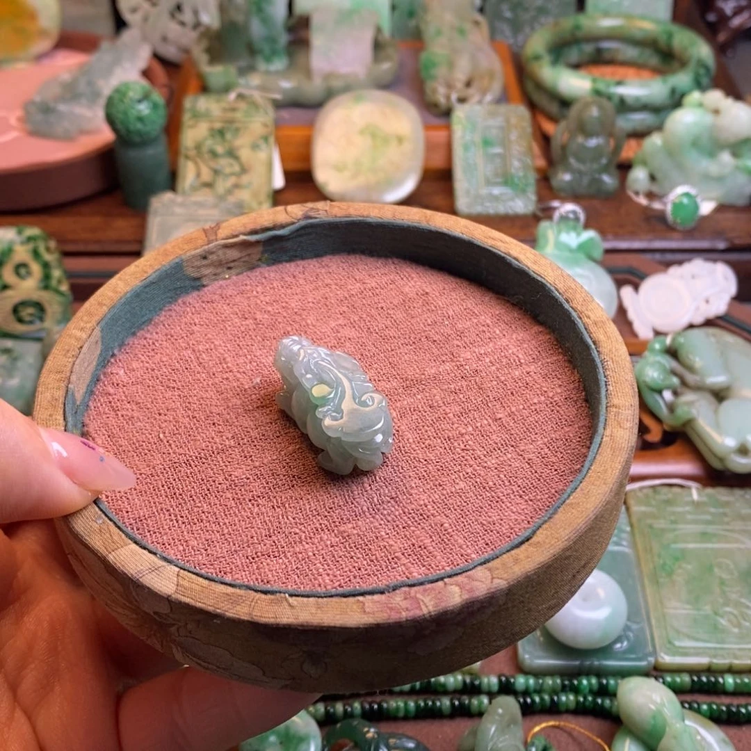 翡翠挂件未镶嵌豆*妈