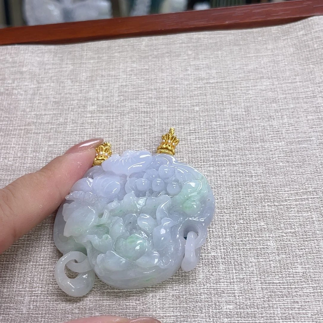 翡翠未镶嵌颈饰紫色凤穿牡丹