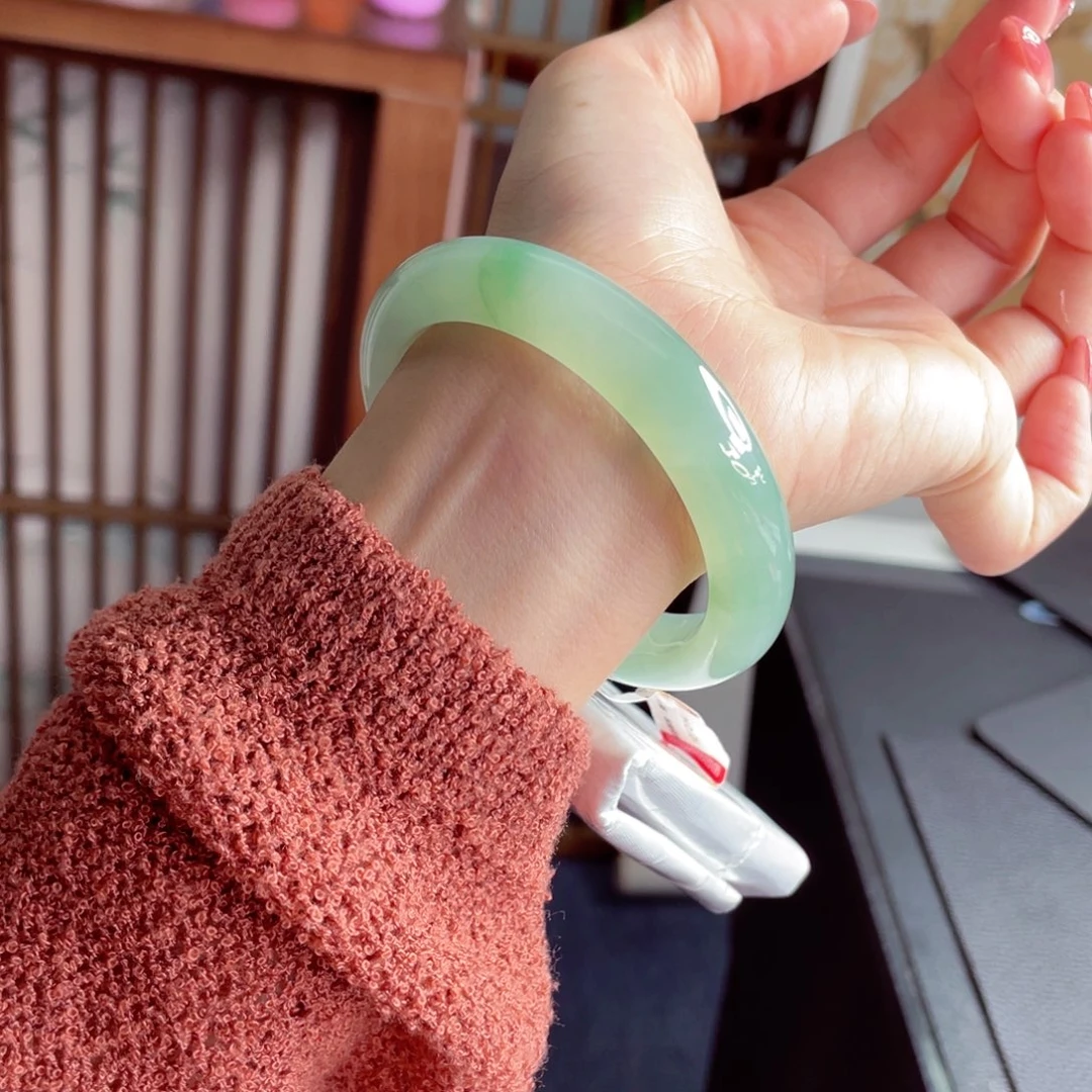 翡翠手镯未镶嵌5455圈9908